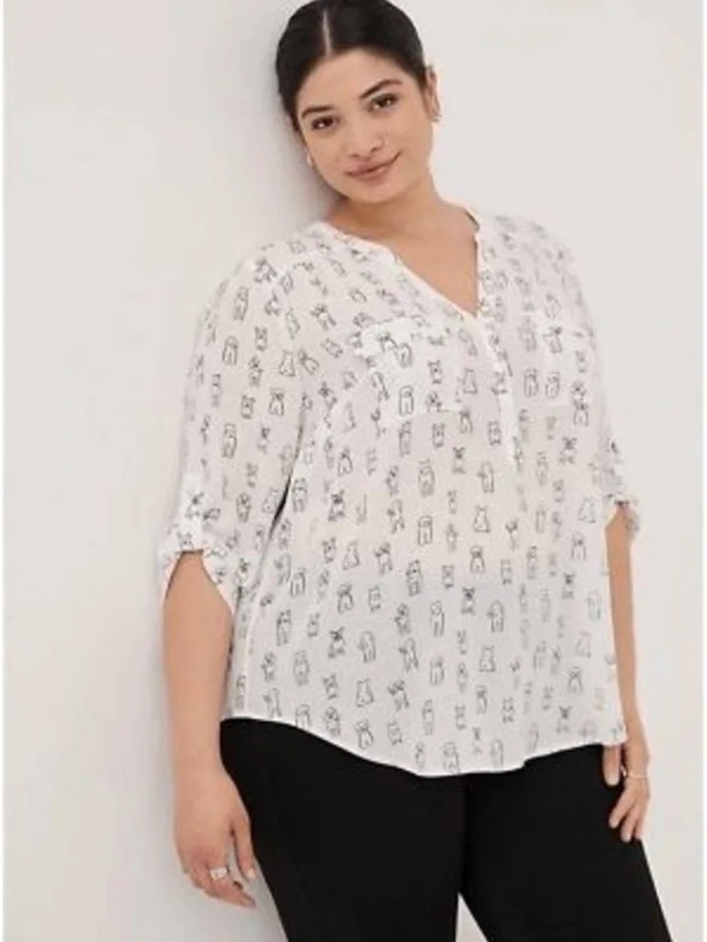 torrid White Puppy Dog Print Harper V-Neck Roll-Tab Blouse Size 2